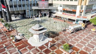 Nazilli meydanı temizilendi