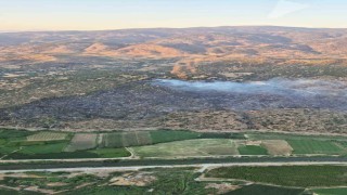 Nazillide makilik ve zirai alan yangını kontrol altına alındı