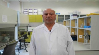 Niğdede geleceğin ziraat mühendisleri sınıfta eğitim, sahada deneyim kazanıyor