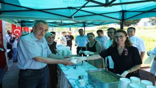 Nilüfer Belediyesinden şehit ve gazi yakınlarına aşure ikramı