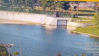 Nilüfer Çayına düşen 1,5 yaşındaki çocuğu böyle kurtardı