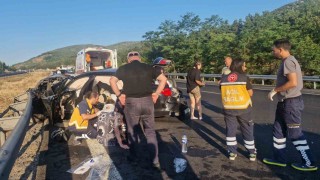 Önce kamyona sonra bariyere çarptı 5 yaralı