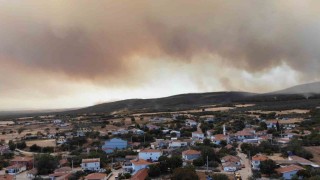 Orman yangınında yükselen dumanlar dron ile havadan görüntülendi