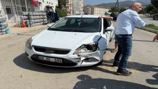 Osmaniyede otomobiller çarpıştı: 1 yaralı