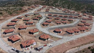 Osmaniyede villa tipi köy evleri depremzedelerin yüzünü güldürdü