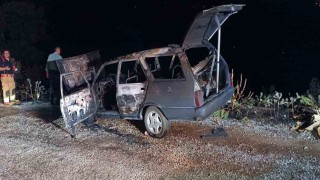 Otomobil alev alev yandı