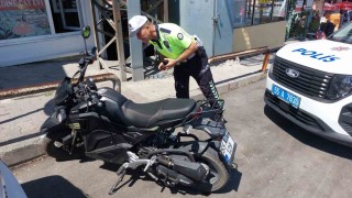 Otomobil ile motosiklet çarpıştı: 2 yaralı