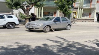 Otomobil ile motosikletli kurye çarpıştı: 1 yaralı