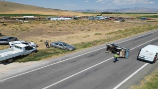 Otomobilin çarptığı patpat yol ortasına devrildi, 1 kişi yaralandı