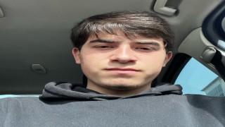 Otomobille çarpışan motosiklet sürücüsü hayatını kaybetti