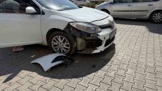 Otomobille motosiklet çarpıştı: 1 yaralı