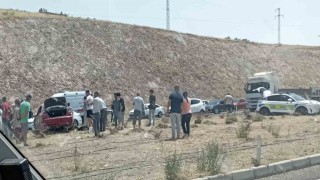 Otomobiller çarpıştı: 7 yaralı