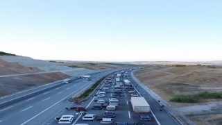 Otoyolda tır ile akaryakıt tankeri çarpıştı: 1 yaralı