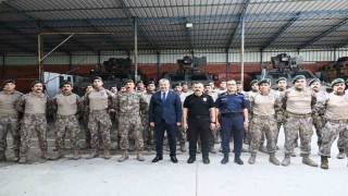 Özel Harekat polisleri dualarla Suriyeye uğurlandı