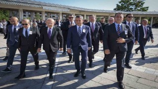 Özgür Özel ile Kılıçdaroğlu, Milletvekili Namık Tanın annesinin cenazesine katıldı