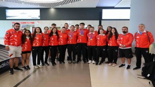 Paletli Yüzme Büyükler Milli Takımı, yurda döndü