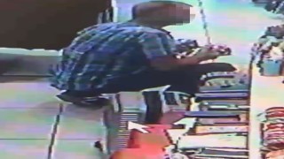 Parfüm hırsızı kamerada