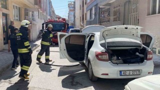 Park halindeki otomobildeki yangın büyümeden söndürüldü