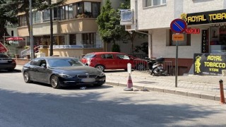 Park Yasaktır tabelası bu sokakta işe yaramıyor