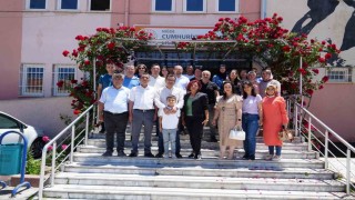Pembe öğretmen o duygusal anları paylaştı: Çok gururlandım