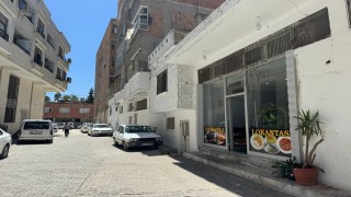 Pencereden atlayan kız çocuğu hayata tutundu