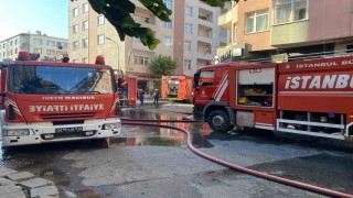 Pendikte 4 katlı binanın çatısında yangın çıktı