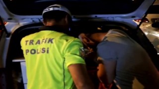 Pendikte yolu kapatıp dans eden şahıslara para cezası