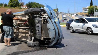 Polis kontrol noktası karşısında otomobil devrildi: 1 yaralı