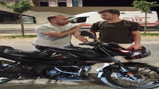 Polis motosiklet sürücüsünü bu sözlerle uyardı
