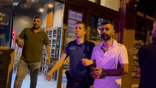 Polise bıçakla saldırdı, silahla böyle vuruldu