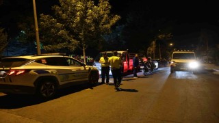 Polisin dur ihtarına uymayan sürücü önce aracıyla, sonra yaya olarak kaçtı