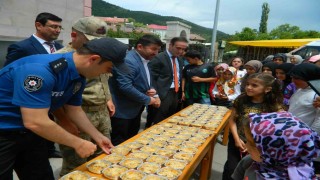 Posof Müftülüğünden aşure ikramı