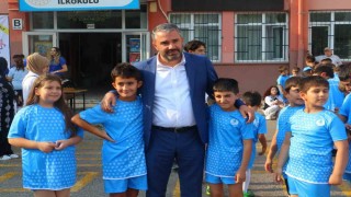 Pursaklar Belediyesinden yaz spor okullarına forma desteği