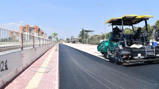 Ray Caddesi'nde Asfalt Serim İşlemi Başladı