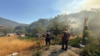 Sakaryada alevlere müdahale sürüyor: Nuruosmaniye Mahallesi boşaltıldı