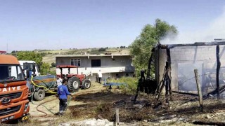 Sakaryada saman deposunda çıkan yangın tarım arazilerine sıçradı