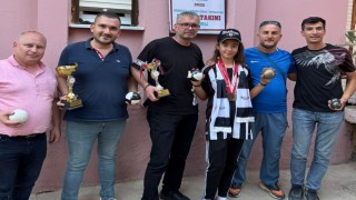 Salihlide şampiyon öğrenciye Beşiktaş forması jesti