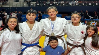 Salihlinin gururu Hira Kılkış, Yıldızlar Avrupa Judo Kupasında şampiyon oldu