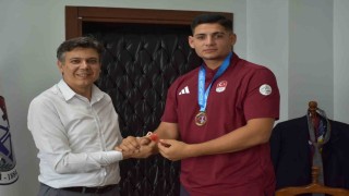 Şampiyon sporculardan Söğüt Belediyesine ziyaret