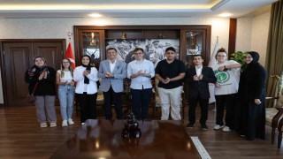 Şampiyonlardan Çekmeköy Belediye Başkanına ziyaret