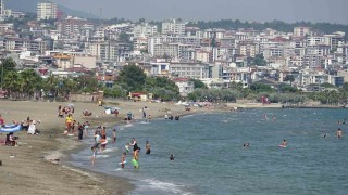 Samsunda dalga yüksekliği 1 metreye yaklaşınca ‘denize girmeyin uyarısı geldi