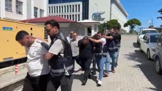 Samsunda eğlence mekanı önünde silahlı saldırı: 2 yaralı