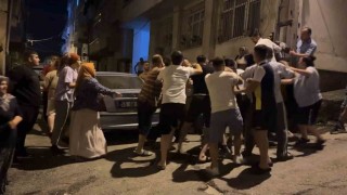 Samsunda sokak ortasında park yeri kavgası: Tekme ve yumruklarla birbirlerine girdiler