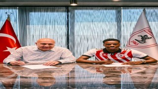 Samsunspor, Hollandalı Anthony Musaba ile 4 yıllık sözleşme imzaladı