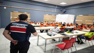 Sanayi işletmesi çalışanları jandarma ekiplerince bilgilendirildi
