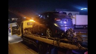 Sancaktepede kontrolden çıkan otomobil fabrika duvarına çarptı: 2 yaralı