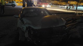 Şanlıurfada 2 otomobil kafa kafaya çarpıştı: 5 yaralı