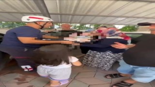 Şanlıurfada otomobilde mahsur kalan 3 aylık bebeği itfaiye kurtardı