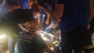 Şarampole devrilen otomobilde sıkışan sürücü kurtarıldı