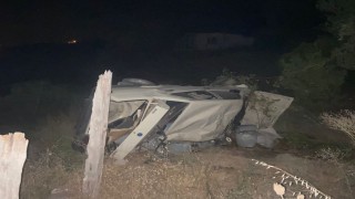 Şarampole yuvarlanan araçtaki 3 kişi yaralandı